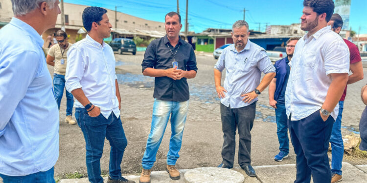 Vice-prefeito e titular da Seminfra determina limpeza preventiva do Mercado da Produção