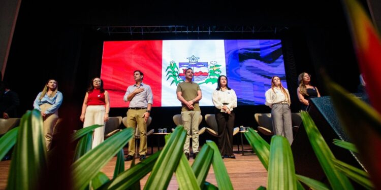 Paulo Dantas celebra avanços na educação e entrega kits de alfabetização para municípios alagoanos