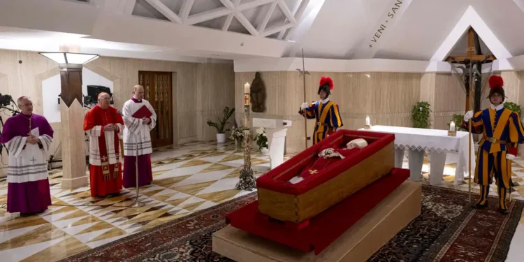 Alcolumbre, Motta e Barroso devem acompanhar Lula no velório do papa