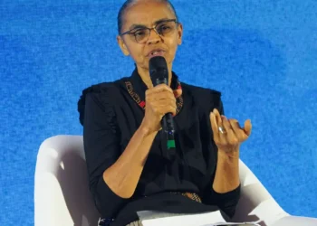 Marina Silva recebe alta após atendimento médico em Brasília