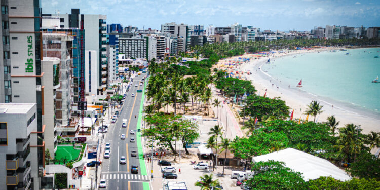 Faixa Verde da orla marítima de Maceió garante segurança e mobilidade