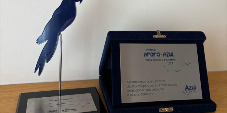 Maceió é premiada mais uma vez como Top Destino da Azul Viagens durante o WTM em São Paulo