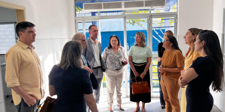 Comitiva do Hospital do Câncer de Barretos (SP) conhece serviços do Pam Salgadinho