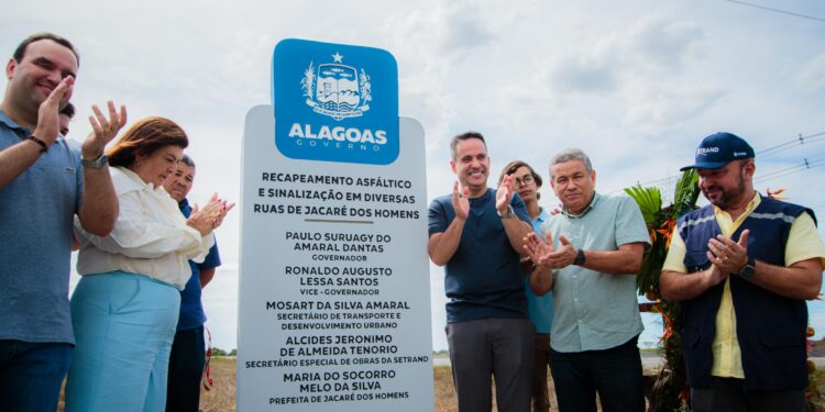 Governador entrega pavimentação de ruas em Jacaré dos Homens e reforça compromisso com a mobilidade urbana