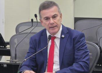 Ronaldo Medeiros critica proposta de modificação do projeto que amplia isenção do IR