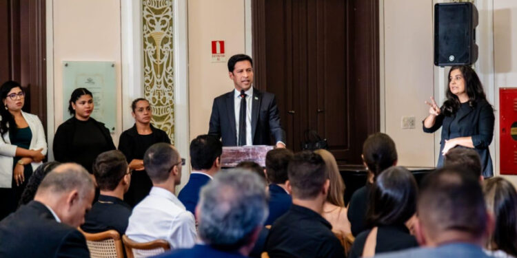 Vice-prefeito prestigia posse de novos servidores públicos da Câmara Municipal de Maceió