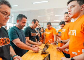 Programa do Governo de Alagoas, Oxetech Work já empregou quase 400 jovens na área de tecnologia