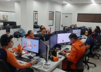 Samu homenageia profissionais que atendem os chamados de urgência e emergência