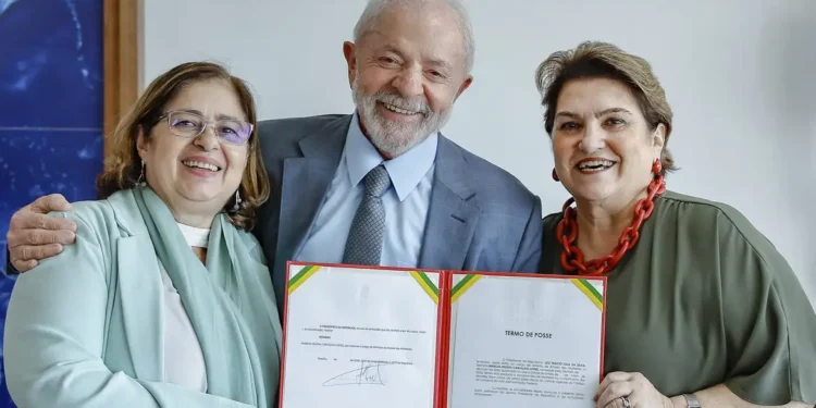 Lula empossa Márcia Lopes no Ministério das Mulheres