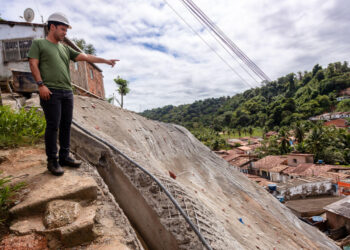 Vice-prefeito e titular da Seminfra visita obras na encosta da Marquês de Abrantes