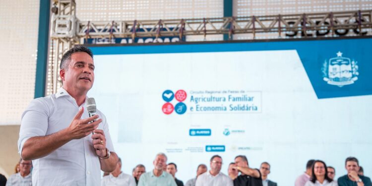 Em Arapiraca, governador lança Circuito de Feiras Regionais da Agricultura Familiar e Economia Solidária
