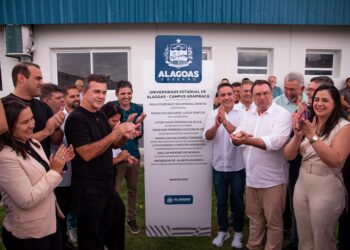 Governador inaugura campus da Uneal em Arapiraca e autoriza concurso público