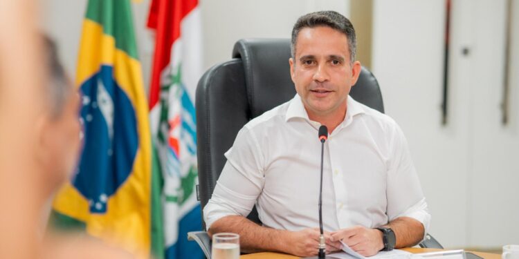 Governador Paulo Dantas anuncia realização de concurso público para professor da Uneal