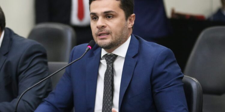 Aprovado projeto que cria cadastros de condenados por estupro e por crimes de violência doméstica