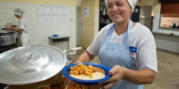 Seduc realiza 6ºconvocação do PSS de profissionais de apoio da Educação Especial