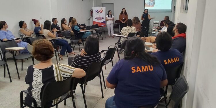 Semana da Enfermagem: Samu realiza curso sobre atendimento a mulheres vítimas de violência