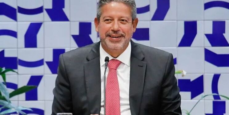 Impulsionando a apicultura no sertão de Alagoas, Arthur Lira assegura R$ 464 mil para construção da Casa de Mel de Delmiro Gouveia