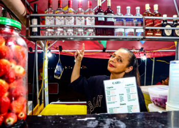 Ambulantes comemoram sucesso de vendas no encerramento do São João Massayó 2025