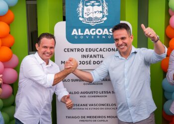 Em Capela, governador entrega creche, autoriza pavimentação e anuncia investimentos em saneamento