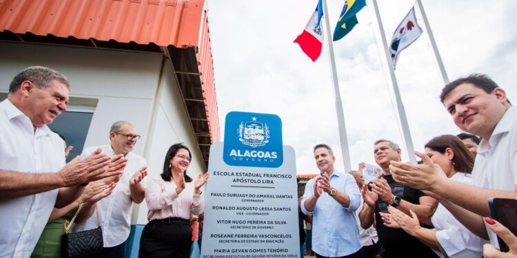 Paulo Dantas entrega 9ª unidade da Escola do Coração em Feira Grande