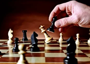 Renan Calheiros joga xadrez com JHC