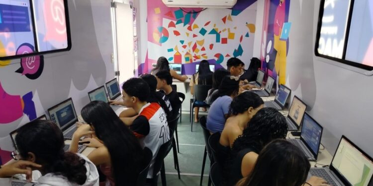Tech Massa promove inclusão digital e prepara jovens de Maceió para o mercado de trabalho e empreendedorismo
