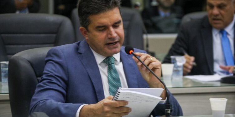 Rui Palmeira critica novos pedidos de empréstimos da Prefeitura que somam mais de R$1 bilhão