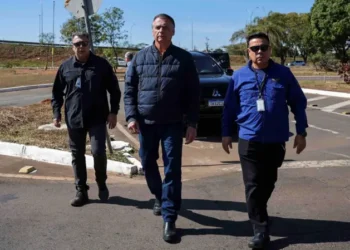 Bolsonaro usará tornozeleira eletrônica e fica sem redes sociais, decide Moraes