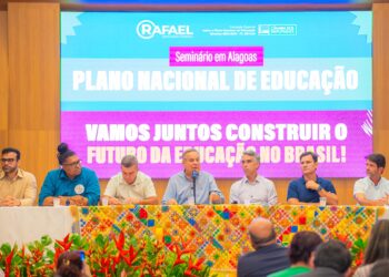 Lessa participa de seminário sobre novo Plano Nacional de Educação