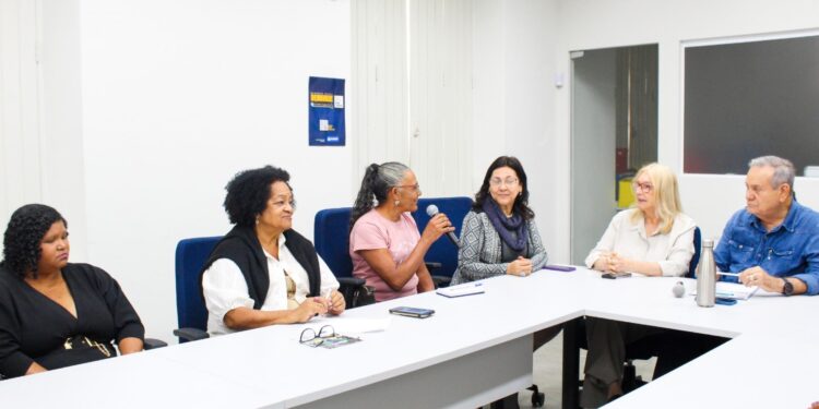 Ronaldo Lessa agenda reunião técnica após ouvir quilombolas de Santana do Mundaú