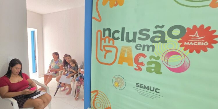 Projeto Inclusão em Ação leva serviços públicos aos moradores da Grota da Esperança