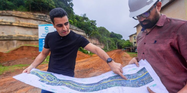 JHC visita obras de pavimentação e drenagem no Vale do Reginaldo