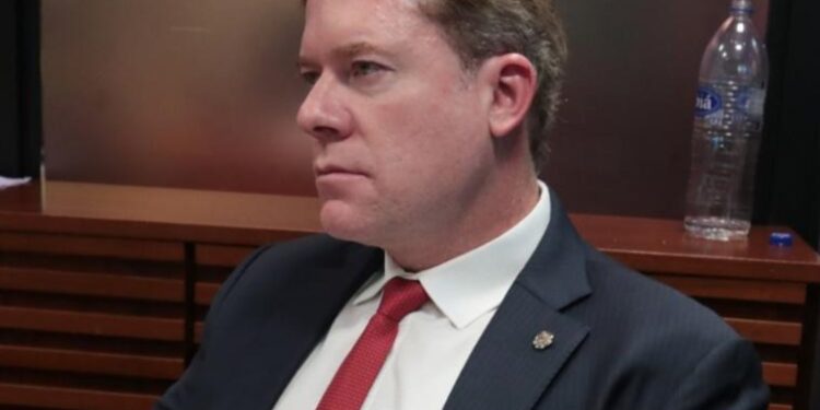 Marx Beltrão avança na proteção animal com aprovação de projeto que proíbe coleiras de choque em pets