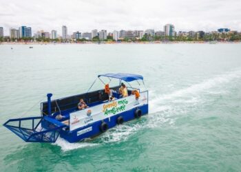 Ecoboat retira mais de mil toneladas de lixo da lagoa Mundaú e praias de Maceió