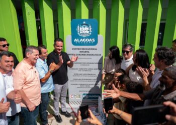 Governador entrega creche Cria e obras do Minha Cidade Linda em Ibateguara