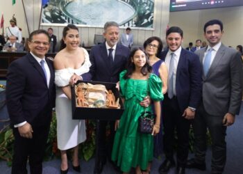 Parlamento alagoano homenageia Arthur Lira com a mais alta honraria da Casa