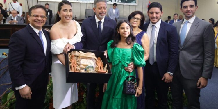 Parlamento alagoano homenageia Arthur Lira com a mais alta honraria da Casa