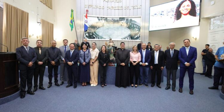 Plenário recebe imagem de Nossa Senhora dos Prazeres