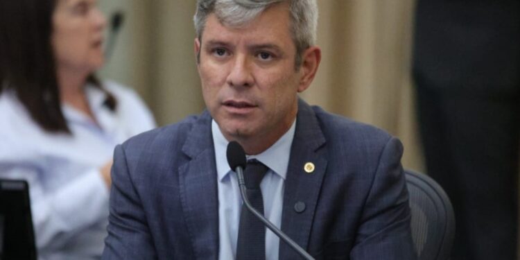 Cabo Bebeto denuncia falta de uniformes e EPIs no Samu de Alagoas