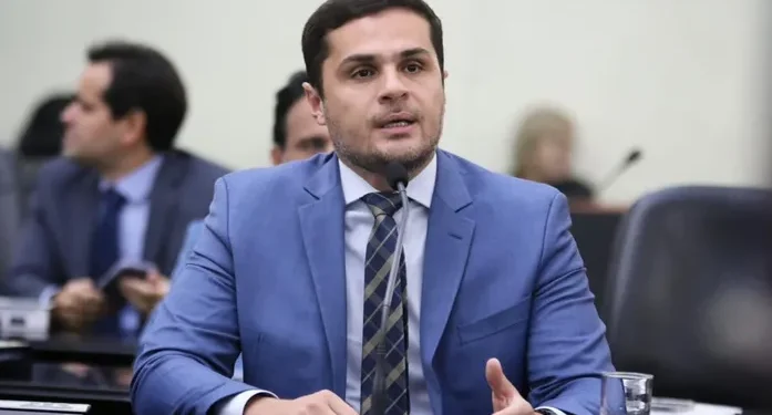 Deputado Alexandre Ayres reforça mobilização pela inclusão da vacina contra Meningite B no SUS