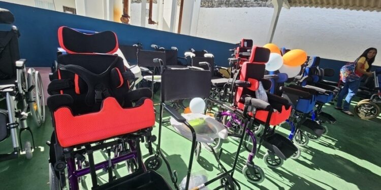 Prefeitura de Maceió disponibiliza cadeiras de rodas para atender público PCD