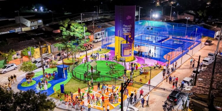 JHC inaugura arena e duas praças no Benedito Bentes