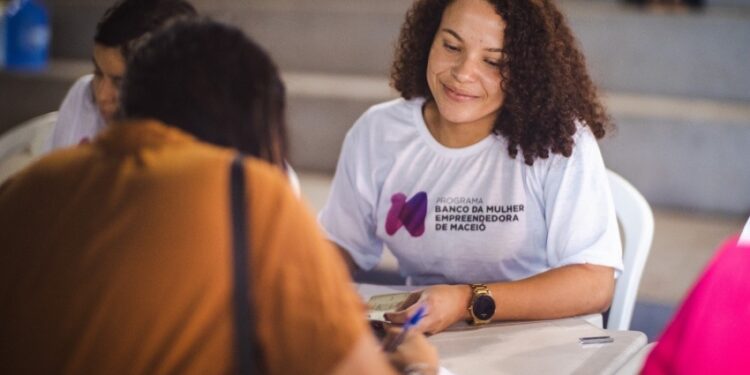 Banco da Mulher impulsiona autonomia financeira feminina