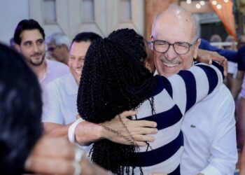 Ronaldo Lopes está entre os 15 prefeitos mais bem avaliados de AL