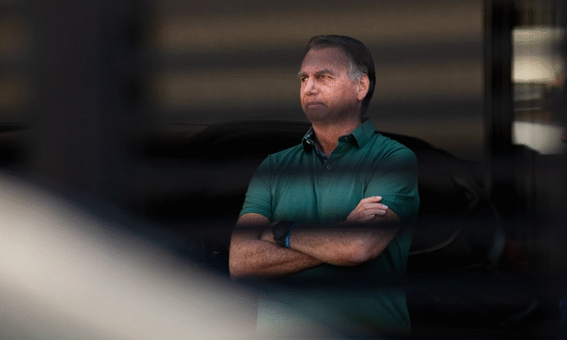 STF condena Bolsonaro a 27 anos e 3 meses de prisão por trama golpista.