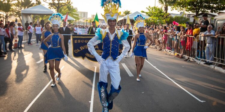 Desfile Cívico Estudantil de 16 de setembro celebra os 208 anos de Alagoas homenageando Nise da Silveira