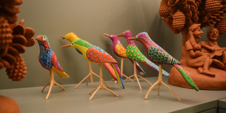 Governo de Alagoas comemora sucesso do artesanato alagoano em Paris