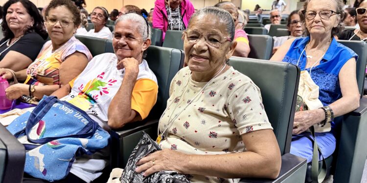 Governo de Alagoas promove inédita Caminhada da Pessoa Idosa na Ponta Verde