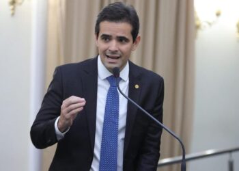 JHC entrega Areninha Vila Brejal e destaca transformação histórica da região lagunar