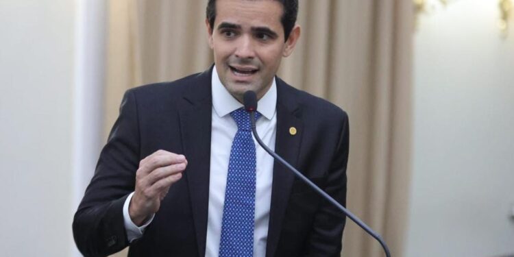 JHC entrega Areninha Vila Brejal e destaca transformação histórica da região lagunar